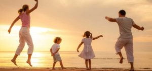 Vacanze-con-bambini-e-famiglia-estate-offerte-speciali-sconti-lignano-pineta-sabbiadoro-bibione