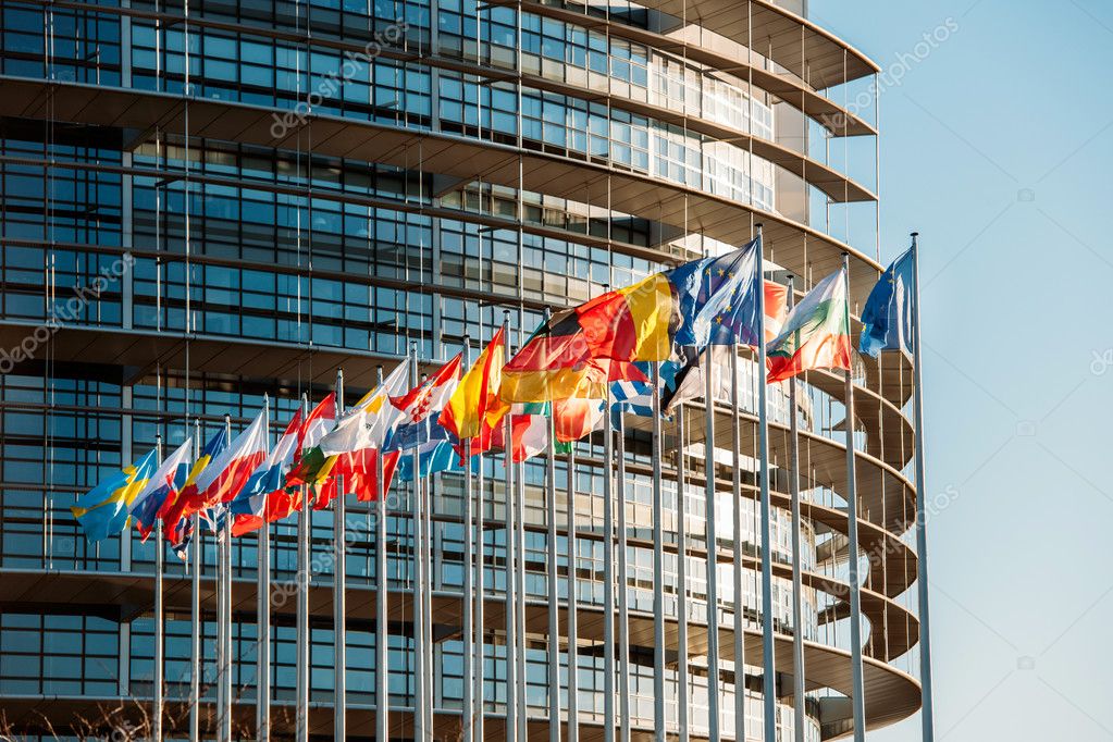 depositphotos_43781563-stock-photo-european-parliament-frontal-flags